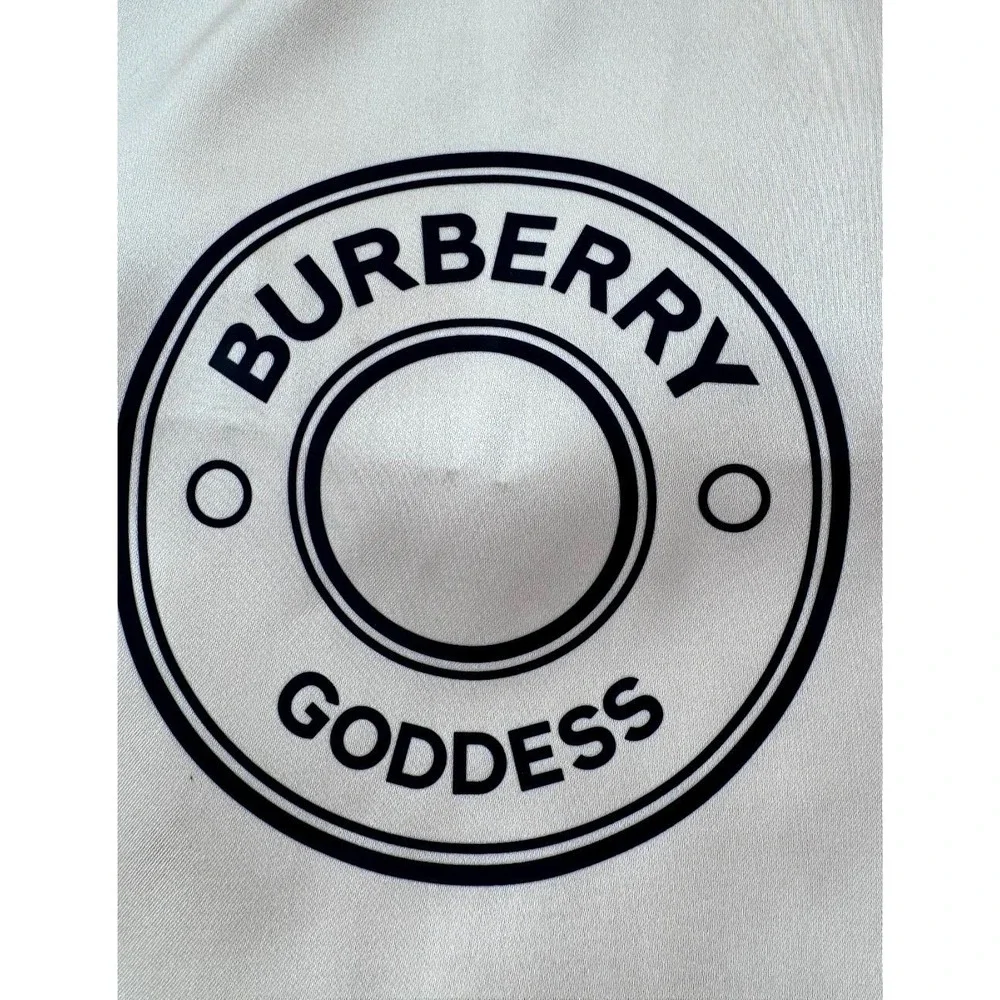 Burberry‎ Goddess Drawstring Cosmetic Pouch Beige Travel Makeup Bag Logo Promo